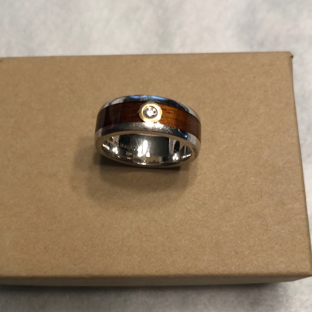 Na Hoku Hawaii’s Finest Koa Wood Ring